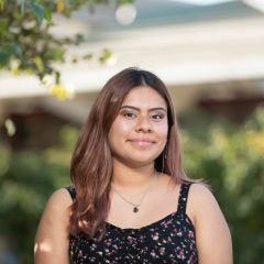 Headshot photo of Emily Villagomez